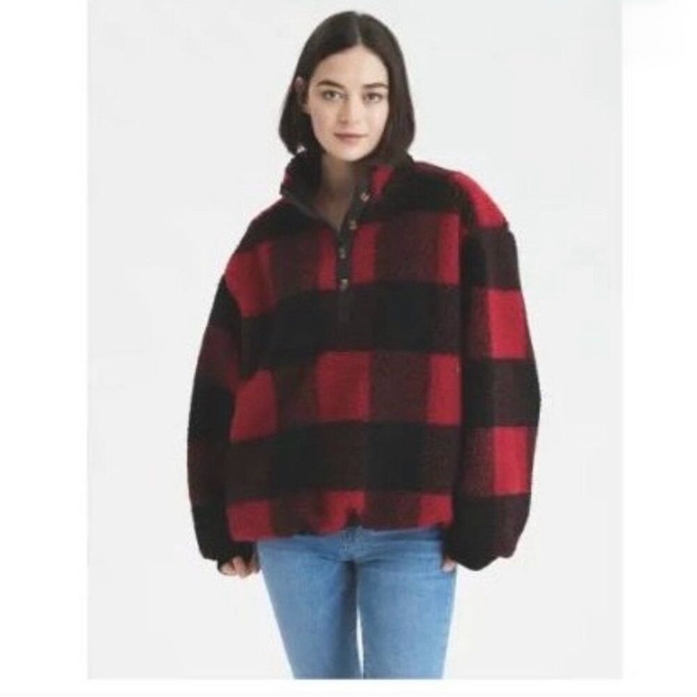 American Eagle Outfitters Red and Black Plaid Fleece Pullover. Size small.